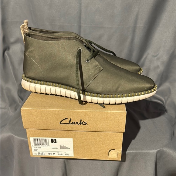 Clarks Men's Olive Green Shoes - Picture 2 of 4